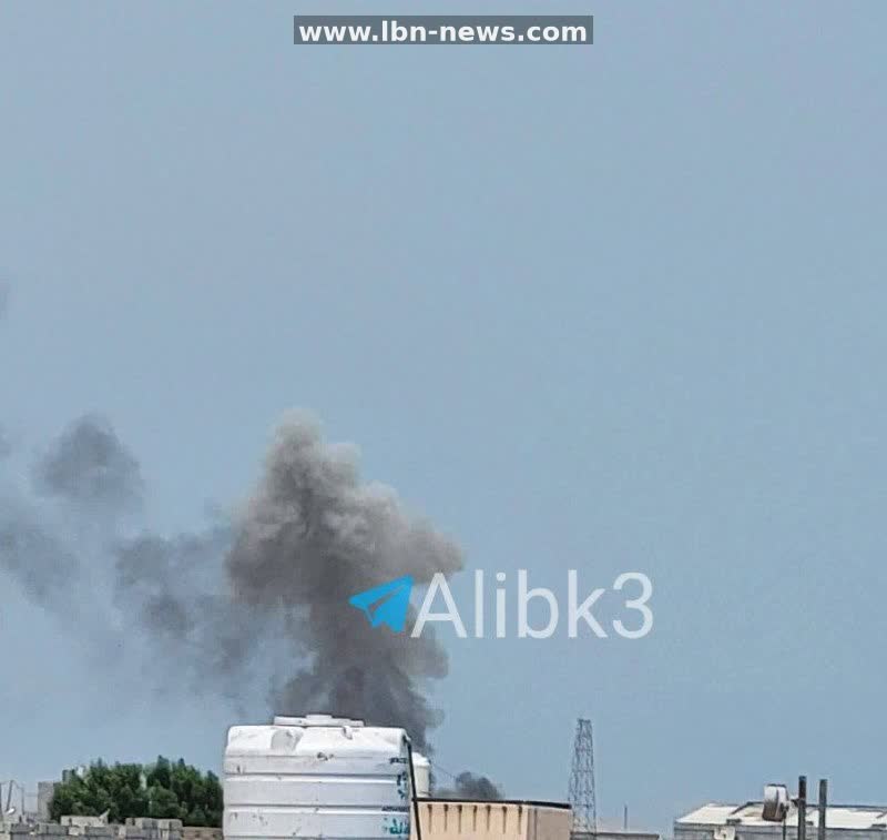 🔴 Yemeni strikes target Mokha port in Yemen with missiles and drones